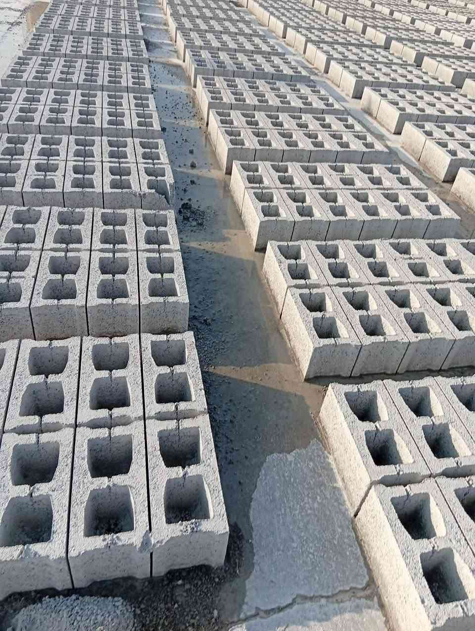 بلوك اوتوماتيكي درجه اولى
بلوك كلب شرط القوه ومتانه 
وأصل الكافه مناطق بديالى سمنت كيلوين وثقيله***********
