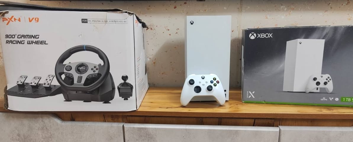 Xbox series x
و دركسون 
Pxn v9 
اكسبوكس سيريس اكس ديجيتال نسخه 2025 ودركسون للبيع نضيف 100% مع كامل ملحقاته واحد تيرا 
للاستفسار 
***********
