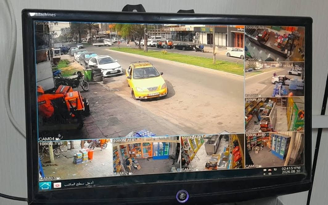 بعون الله وتوفيقه 
تم تأمين أحد المحلات الغذائية في منطقة الكرادة
 بنصب منظومة مراقبة متكاملة من 8 كاميرات بدقة ووضوح عالٍ، مع تنظيم وربط المنظومة وعرض الصور على شاشتين لمتابعة الموقع بشكل واضح وشامل، إضافةً إلى الربط والمتابعة عبر الهاتف المحمول.

مستعدون لنصب وصيانة وبرمجة منظومات كاميرات المراقبة في المنازل والمحلات والمطاعم والمدارس والشركات والمكاتب، مع خدمة الربط والمتابعة عبر الهاتف.
 
مكتب العين – الكريعات – قرب جسر الكريعات
مهند ***********
  ***********
  ***********
