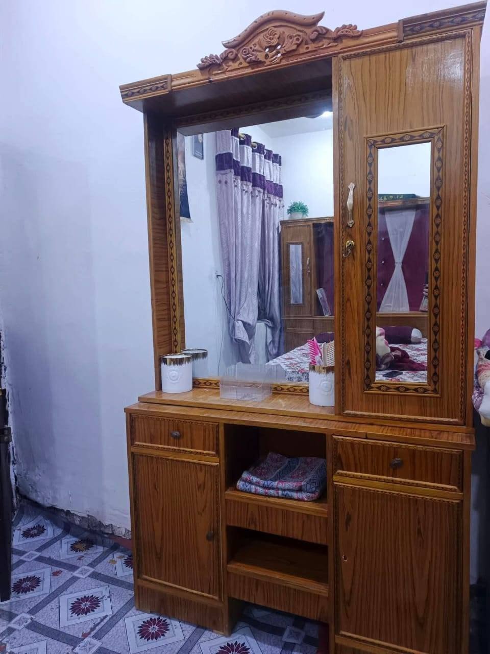 غرفه اخشاب • نضيفه • بدون دوشك