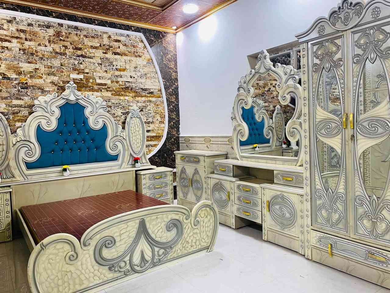 سلام عليكم يوجد غرفتين نوم للبيع نفس الديكور وتصميم تركي النظافه 90/100 وخشب حطاطه درجه اولى العنوان الرمانه يم الجسر الاستفسار ***********
