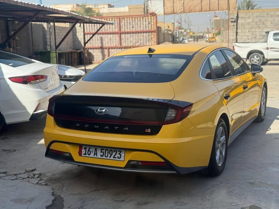 هونداي سوناتا كوري غاز موديل 22
السياره حلوه ماشيه 130 خطها مدينه عشار 
مكان السياره البصره قضاء المدينه 
رقم ***********
