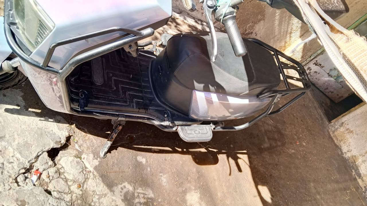 دراجه شحن مابه اي نقوصات نضيفه بس لهورن ميشتغل سعر 700الف وبه مجال البطاريات 6🛵موقع حي الجهاد تواصل وتساب***********
