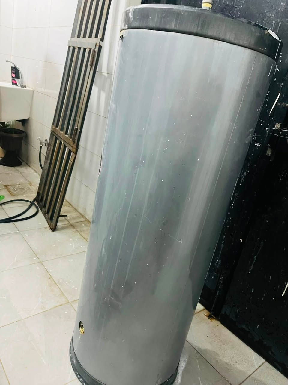سلام  عليكم
حمام للبيع نضافه فول                                                          السعر 140 التوصل عله هاذ الرقم ‭***********‬ الموقع زيونه مرور
