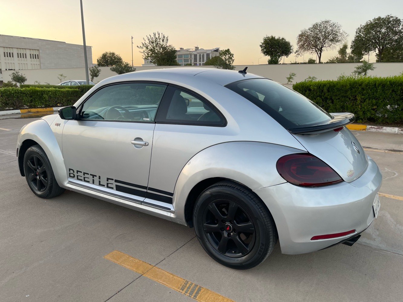 VW Volgs waign
BEETEL
موديل ٢٠١٢ 
٥ پارچه بوياغي هه يه به حيزام ده يفروشم به بي ده عم 
گير عادييه ٥ پستنه زور زور به قوه ته ماشالله ي ده وي يه ك دينار مه صروفي تيدانييه كوشن جلد سارد و گه رم سعريشي ٦٠وه ره قه و مجاليكي كه م شويين هه ولير
***********