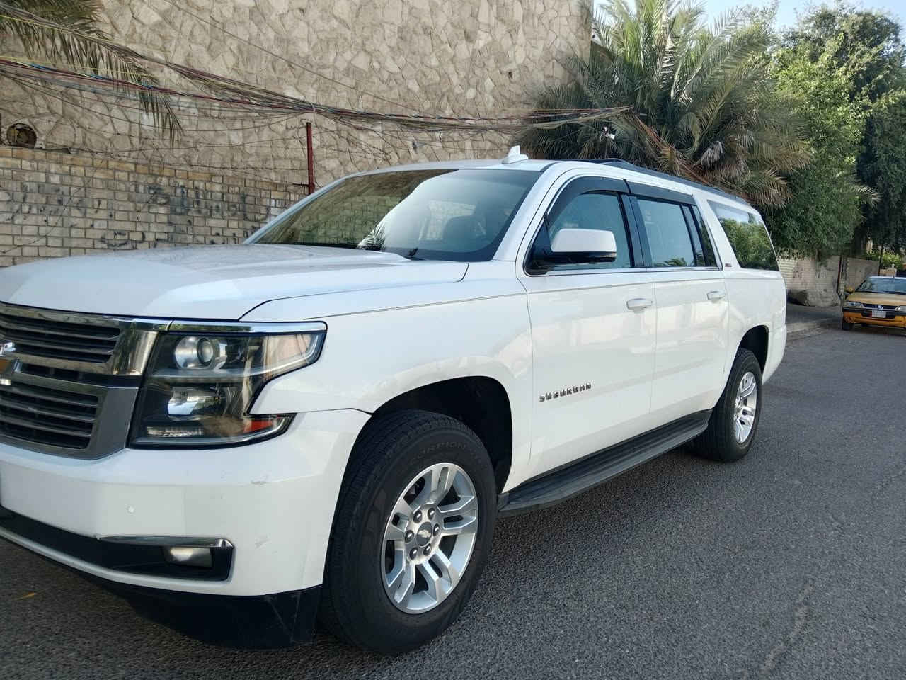 السلام عليكم
تاهو سوبربان ٢٠١٨  رقم بغداد اجرة تحويل ثاني يوم بيهة خط بغداد اربيل ومن اربيل مكتب سيد مضفر ابيع مع الخط اوبدون خط السيارة كير ومكينة واكسل وتورباين وتخم  تاير وصدر  كفالة وجاهزة وابيع شرط الفحص  بيهة ضعف بالتبريد يحتاجلهة وجه كمبريسر فقط عارضهة ٢٧٠ وبيهة مجال الشراي يتصل خاص ماجاوب مكاني بغداد ***********  ومقدمآ بل عافية عل ياخذهة
