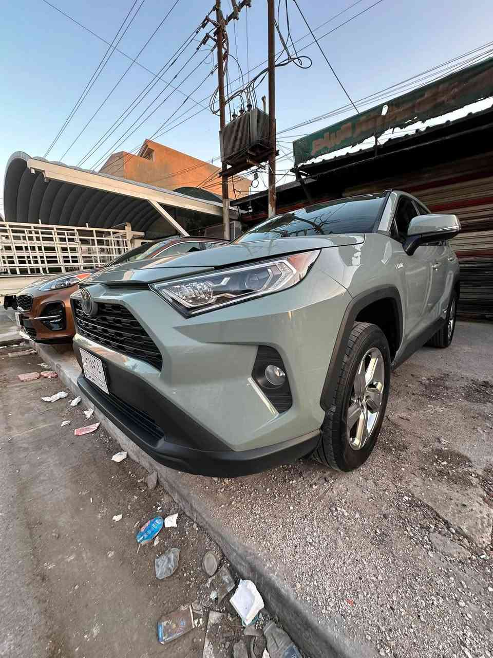 سلام عليكم
راف 4 2021 وارد امريكي
Xle هايبرد 
فول السيارة 
بصمة 
فتحة
كشنات جلد 
كشنات تدفئة
كشن السايق خزن ميموري
كشن السايق كهرباء
شاشة كار بلي 
كاميرا خلفية
قطعتين تبريد مناخ منفصل
تحديد مسار ورادارات 360 درجة
رادار متفاعل ويا الطريق والسرعة 
حادثها چاملوغ خلفي صبغ فقط بدون ايرباك 
مكان السيارة بغداد حي الجامعة 
السعر 21،500 $ وبيها مجال 
الرقم ***********
