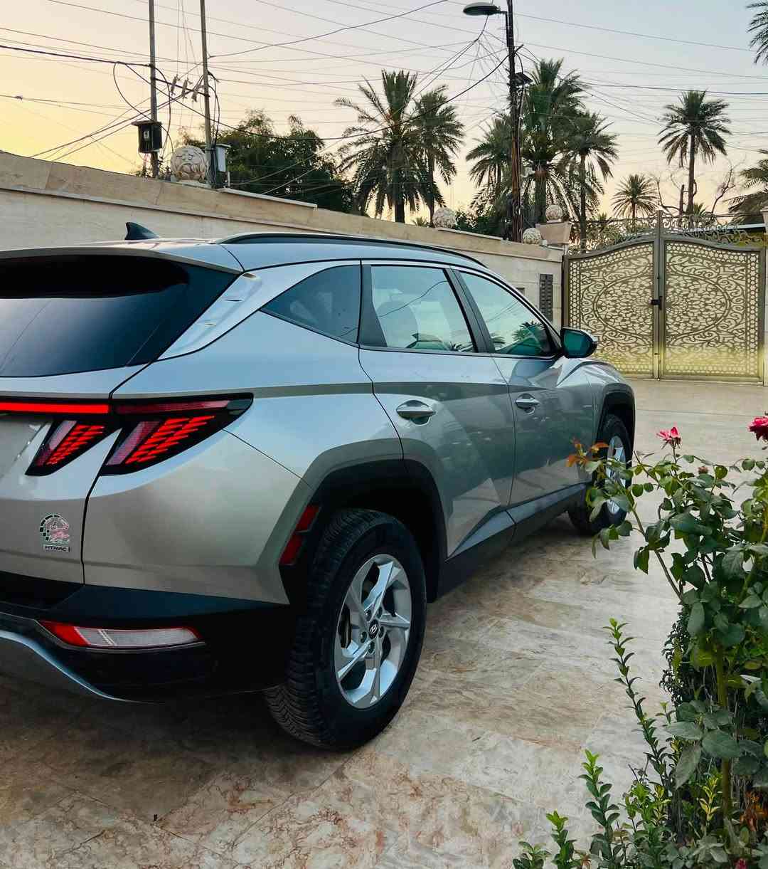 السلام عليكم 💐😎 بيع فقط 
هونداي توسان 2023 وارد امريكي 
رقم اربيل  تحويل مباشر ومضمون 
عداد المسافه 34  الف mil. على مشي امريكا 
حادثها موضح ب اسفل المنشور 
بدون ايرباك 

المواصفات 🔰
بصمه ابواب وتشغيل عن بعد ، محرك 2.5 GDi , تحكمات ستيرن ، شاشه ، كامره خلفيه ، صندوك كهرباء ، لد امامي خلفي ، كشن السائق كهرباء ، تدفئه ب الكشنات ، وضعيات   
قياده ، اوتو هولد ، سايد بريك دكمه ردارات 360 درجه 
 وبعد بيها مواصفات  

📍 مكان السياره / بغداد الكاظميه 

السعر المطلوب 175 وبيها مجال 

📞 ***********
