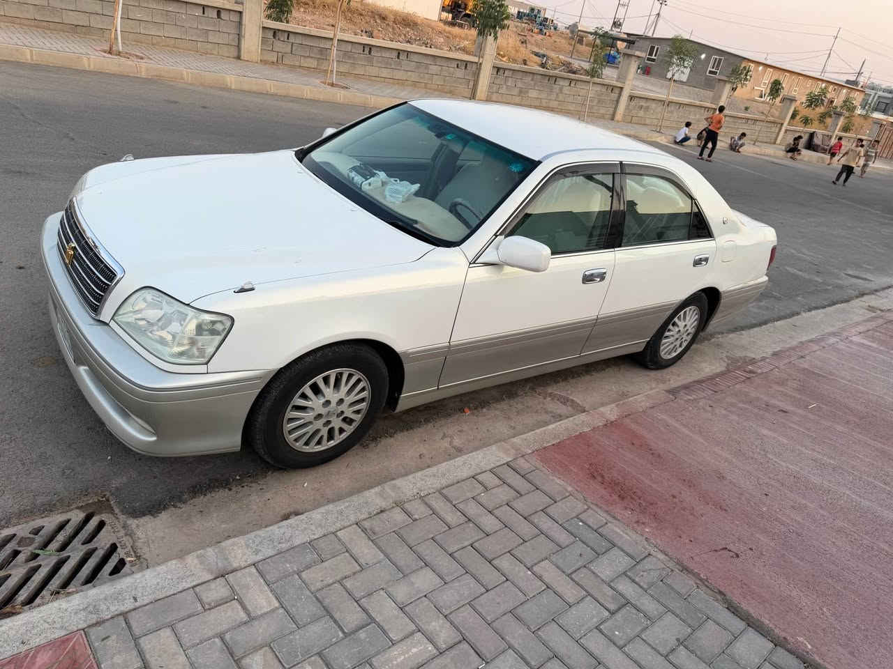 مــةليكة مــوو 2002كـــؤد دارة
بي بو ياخ D بجوك بةنزين ناخوات
لةسةر دةقي شةريكة ماوتو
2 دوگمةية
بةردةية
تايةي تازةية
سعر52 گةلا
تكاية كريار نيت مالي كةس مةشكينة
شوين كةلار سيارةي مالانة
خاوةني 63بي داوة بيش تر
گورينةوةش دةكةين بة 
شاهينة 2007 كود دار
*********** السليمانية, العراق
