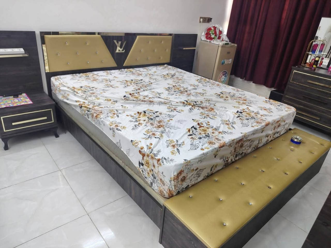 غرفه نوم تركي مستعمل نظيف  للبيع
( سعر450) (‭***********‬) واتساز عنوان كركوك شارع حسابات بصف مطعم باب الحسابات  (7قطعة)
