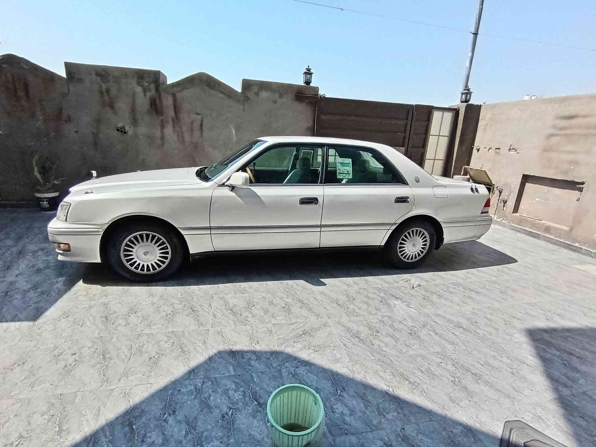 للبيع سياره راس الثور موديل 1996سياره جاهزه من تبريد حداديه تخم تاير باتري مكينه وكير  2500 في فتي سياره جاهزه مكفوله من الضربه القويه والعيب الشرعي رقم انبار سنويه 2028 مداور ثاني يوم مكان ذي قار قلعه سكر سعر 93وبيها مجال بسيط ***********
