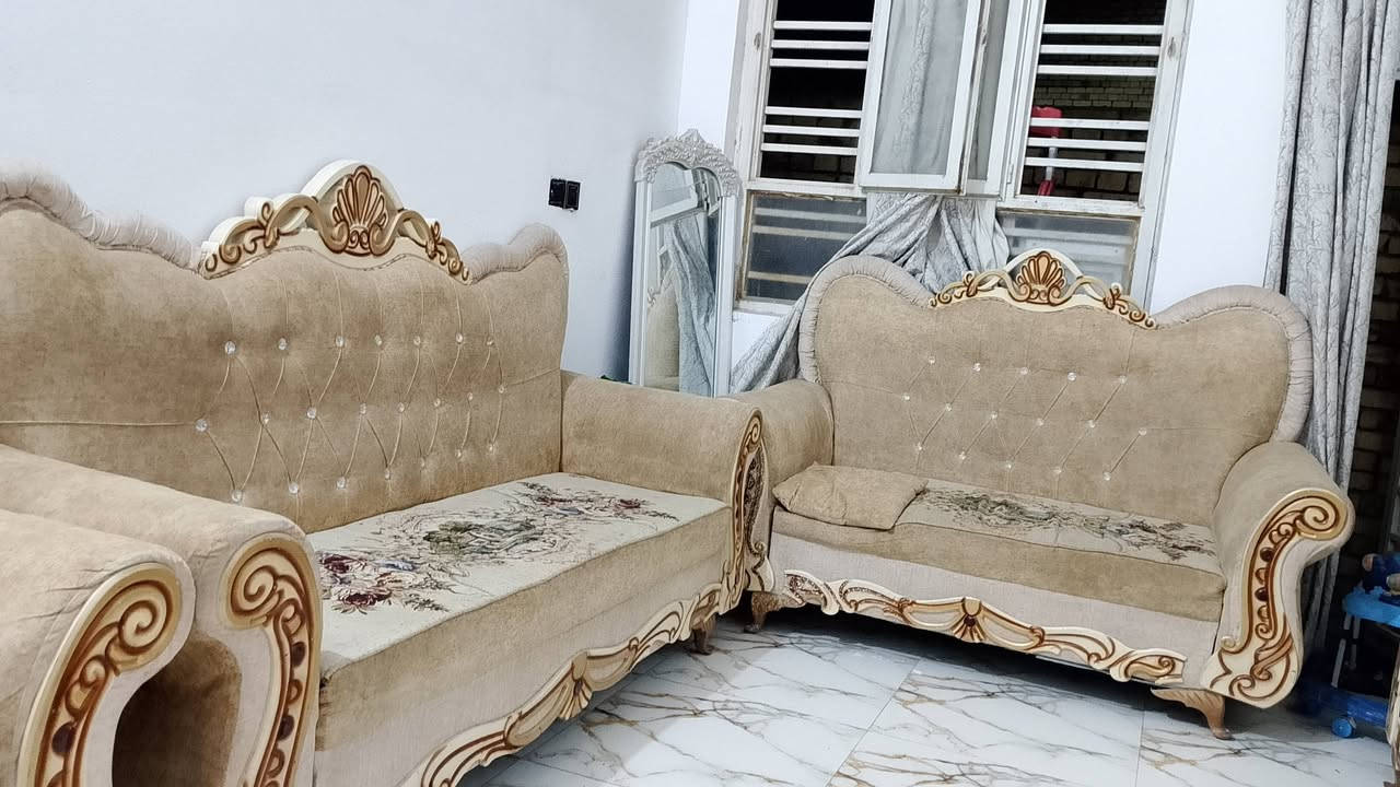 طخمين للبيع جديد!! سعر الدبل سفنج 150 وبي مجال سعر الملگي 300,وبية مجال للتواصل فقط واتساب ***********
