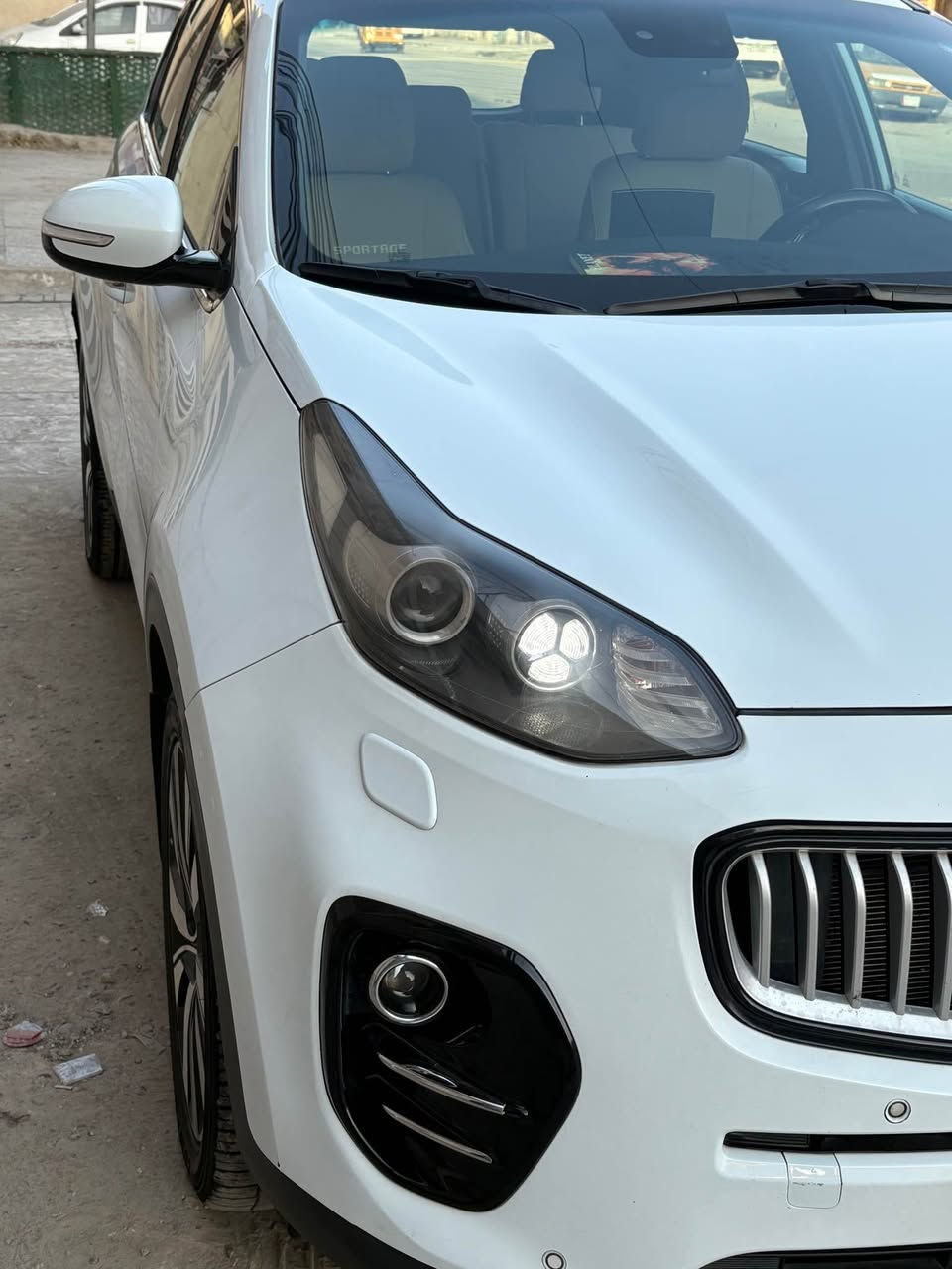 كيا اسبورتج موديل 2018 خليجي
مواصفات
بصمة 
ويل 19 
محرك 2000 
الداخل قهوائي ودشبول اسود
شباك سبورت X 
السيارة جاهزة مابيها نقص كير ومكينة جديد 
تخم تاير جديد
بدون ضرر عدا طخة بالحافه ما البنيد ومصبوغ كد شبر ونص
رقم أربيل باسمي
حتى اسبيرها منازل
 سعرها اتصل على الرقم *********** بغداد, العراق
