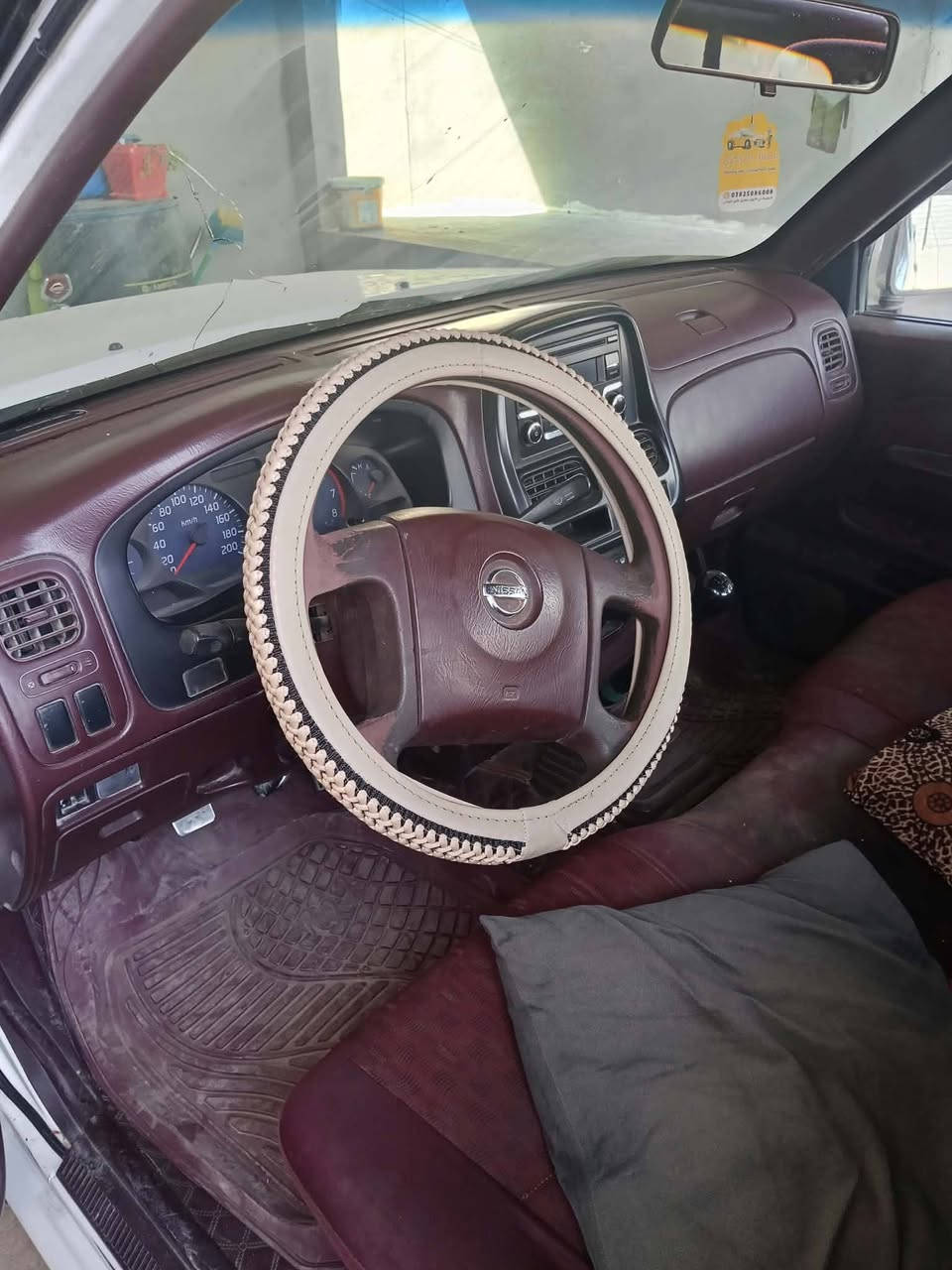 نيسان • ٢٠٠٨ • بدون تكحيل