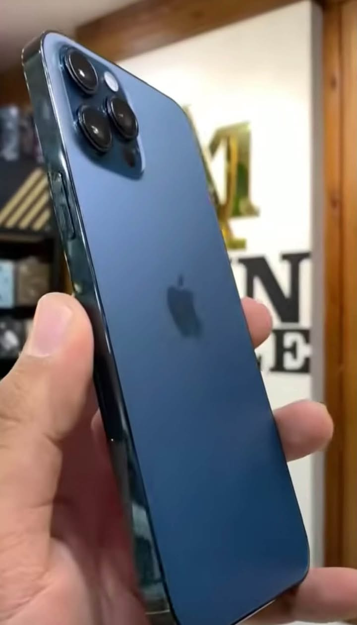 سلام عليكم 12بروماكس بلاد بطاريه 83بلاد  فقط شاشه ممتازه اريد اراوسه ب الترا ٢٢او٢٣
وهاذه رقمي ‭***********‬
