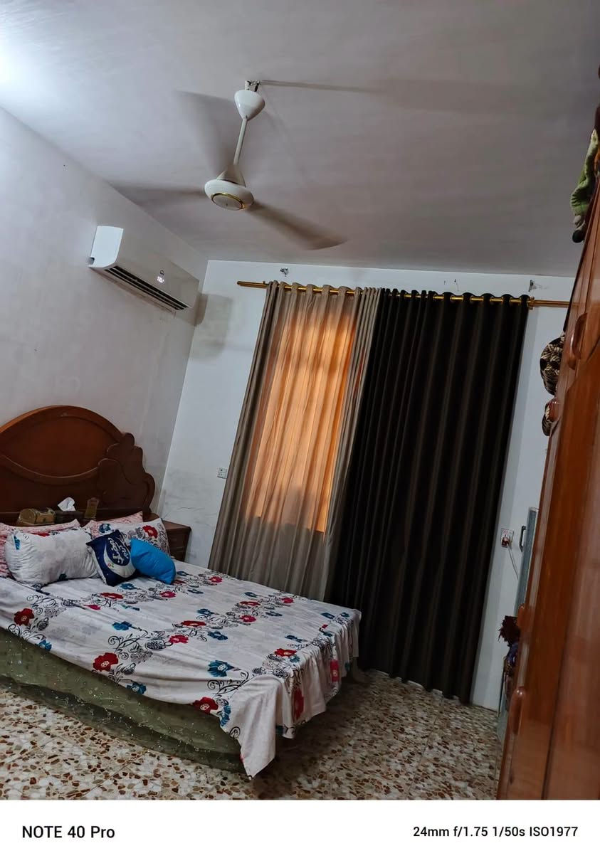 الدار للبيع المساحه 222 متر سند واقع الحال 250متر طابو زراعي سند 25 الموقع على ربيانه قرب سيد حبيب بناء طابوق السقف صب كونكريت بناء درجه اولى يتكون من غرف نوم ثنين وستقبال وصاله ومطبخ مجمع صحي خارجي وداخل+حديقه جانبيه 
شارع 7متر صب ومجاري 
أي استفسار إتصال على الرقم التالي واتساب ***********
أو مراجعة مكتب ابو زهراء التميمي شارع المواكب مقابل حسينية الخزرج الخاص مفتوح

نص مكتوب في الصور:
- NOTE 40 Pro 24mm f/1.75 1/50s ISO1211
- NOTE 40 Pro 24mm f/1.75 1/50s ISO1365
- NOTE 40 Pro 24mm f/1.75 1/50s ISO3928
- NOTE 40 Pro 24mm f/1.75 1/50s ISO1977
- NOTE 40 Pro 24mm f/1.75 1/50s ISO1297