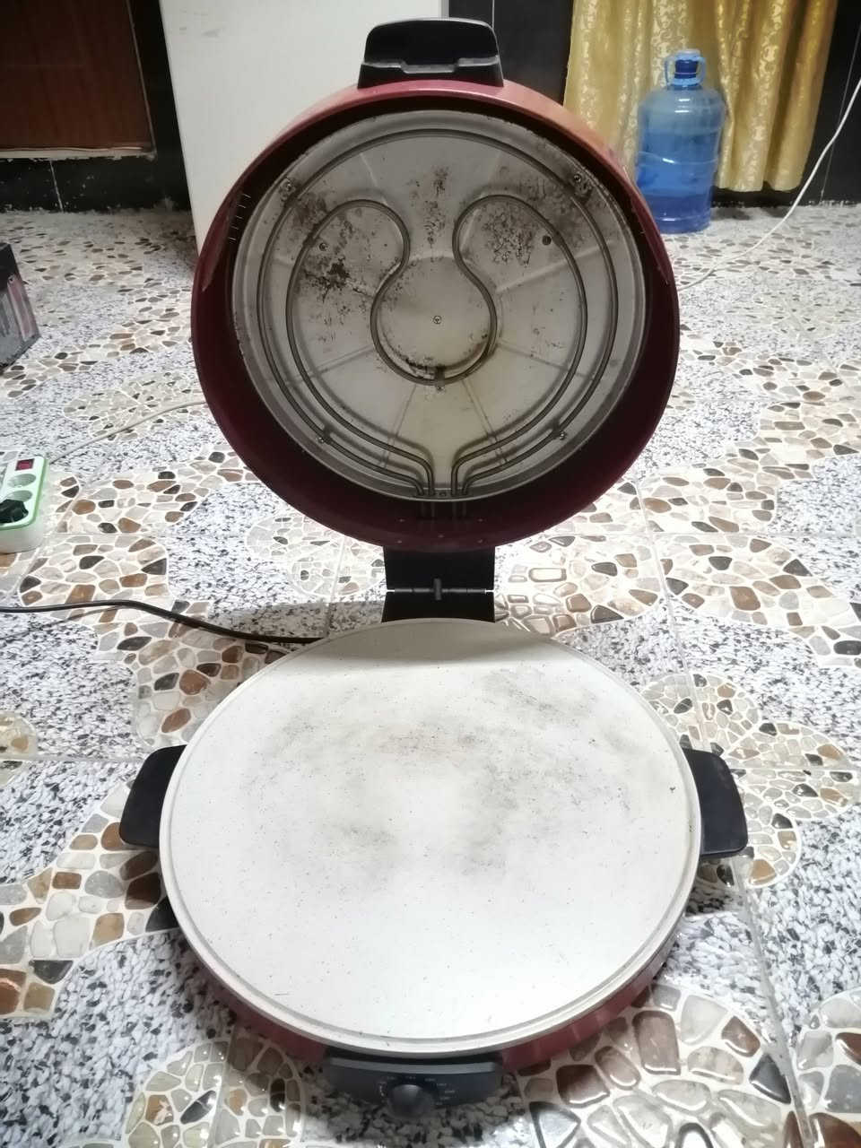 تنور كهربائي شغال درجه أولى أستعمال قليل. مع عجانه كهربائيه أستعمال قليل. مع أغراض أخرى مستعمله للبيع للتواصل  ماسنجر  أو واتساب ***********.
