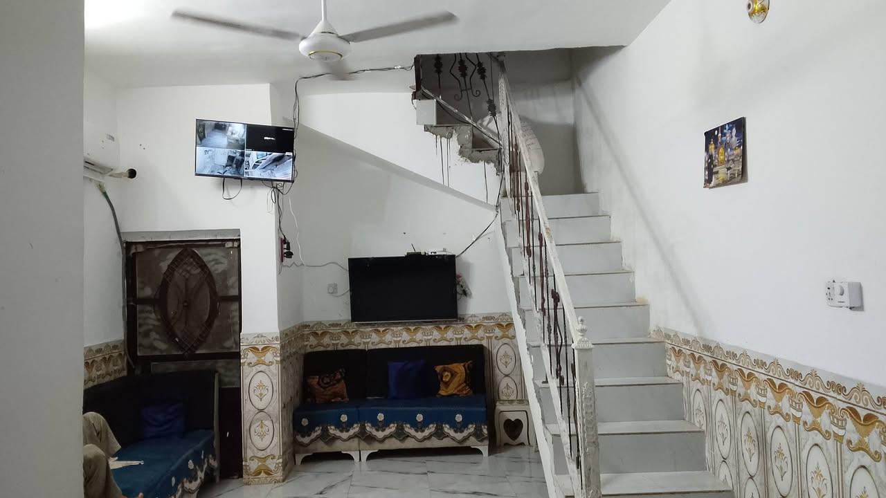 السلام عليكم ورحمه الله بيت حي الخضراء  مساحه البيت ٢٠٠ بنان طابوك عكاده بناء جديد ٢٠٢٠ طابو صرف بسمي السعر ١٩٠ ميلون رقمي ***********
