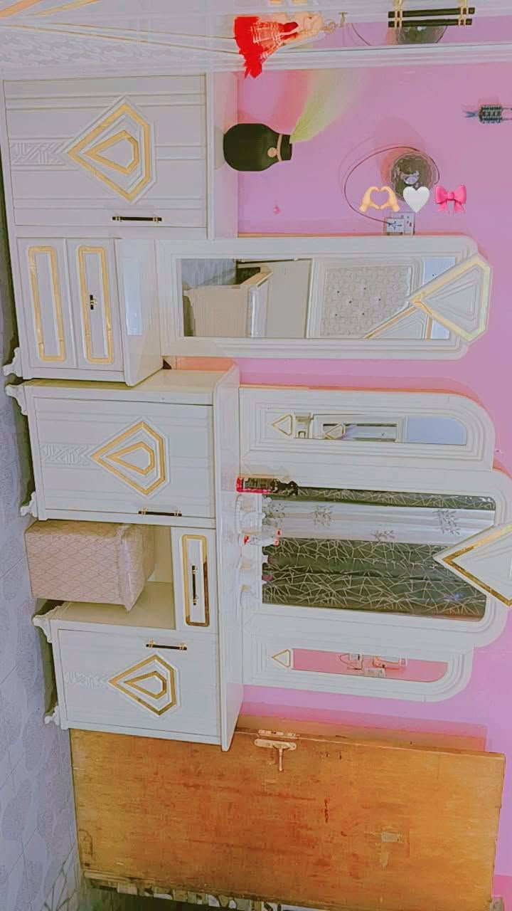 غرفه تصميم تركي بس خشب عراقي تسكام حسب طلبنه سوينها بالحله واجتنه قبل 4 أيام ولا مستخدمه دقيقه سبب للبيع ضرف ومانكدر نرجعها بعيد مكانها اخذناها بمليونين سعرها حالين بمليون و 650 مجالها بس الكروه وبيعتها خساره لان مستعجلين الغرفه فخمه حيل وجبيره عكس تصوير مامستخدمه ابددد نصبناها على مود تصوير المراسله واتساب ***********
