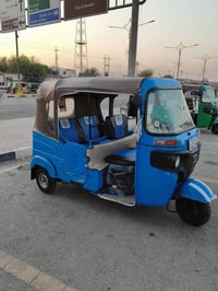 تكتك للبيع 22شهر 12 السعر 8.500وبيها مجال قليل 07846084457