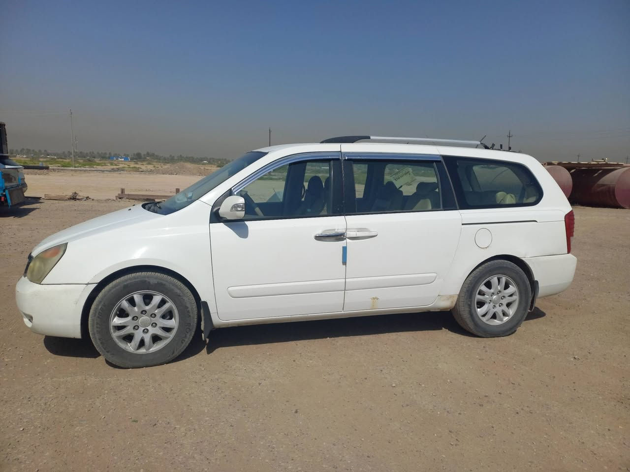 السلام عليكم كيا سيدونا سبعة راكب محرك كاز ديزل سياره خير من الله عدا الخياس الباب صدر تايرات باتري كير محرك خير من الله تبريد ثلج موديل 2010 بغداد  رقم جديد تحويل ثاني يوم السعر 130وبيها مجال للطيبين رقم ***********
