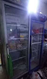 ثلاجات عارضة • عدد ٢ • شغالات