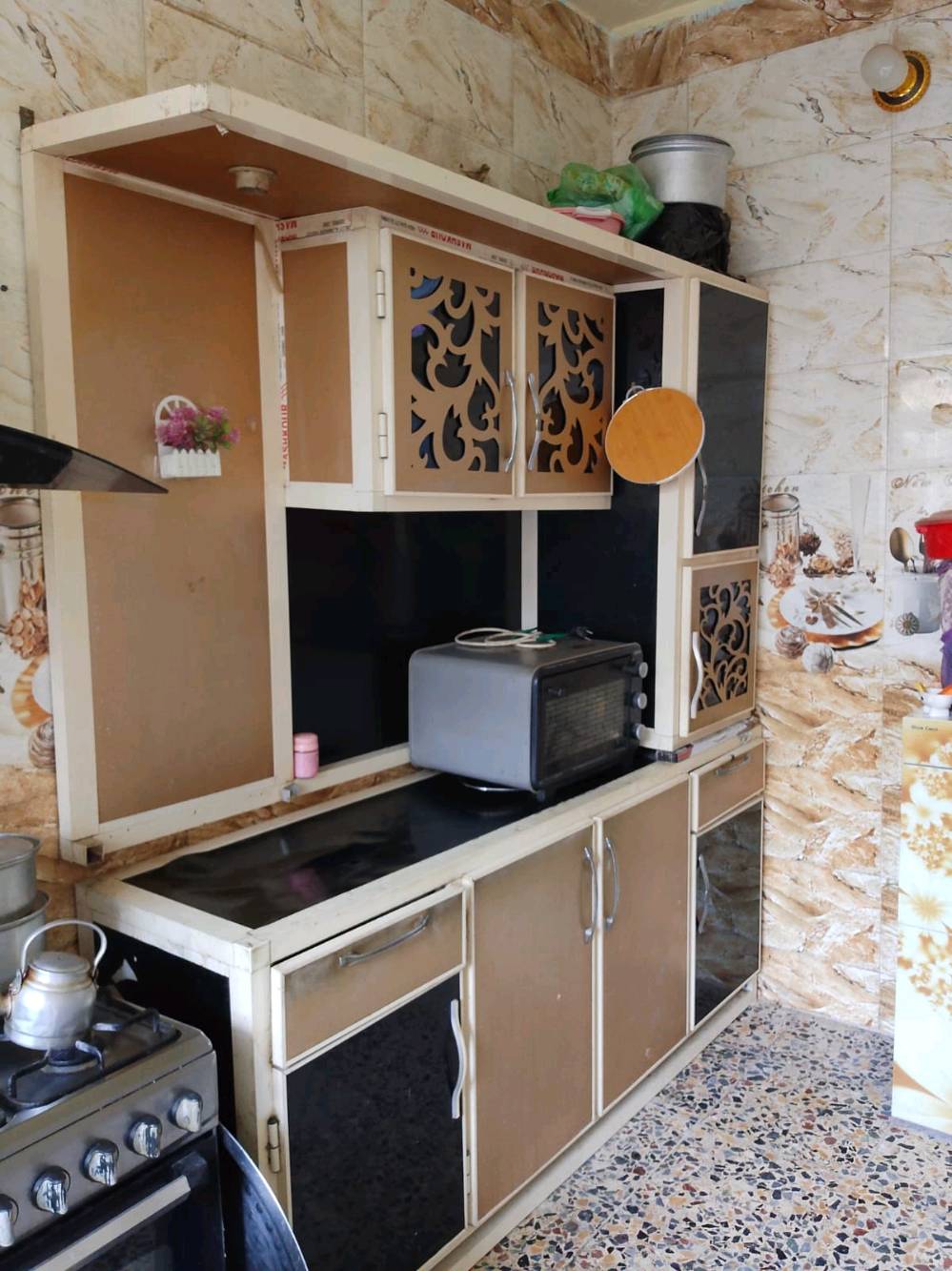 كاونتر كامل نضيف ولا فطر عالضمان السعر 210 وبي مجال كاسر بسعرة وارد ابيعة عالسرعة للتواصل الرقم ***********
