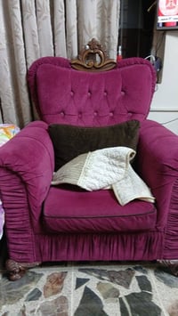 عارض تخم للبيع لون أحمر أي  استفسار على هاذا الرقم 07704791470 (شباب م...