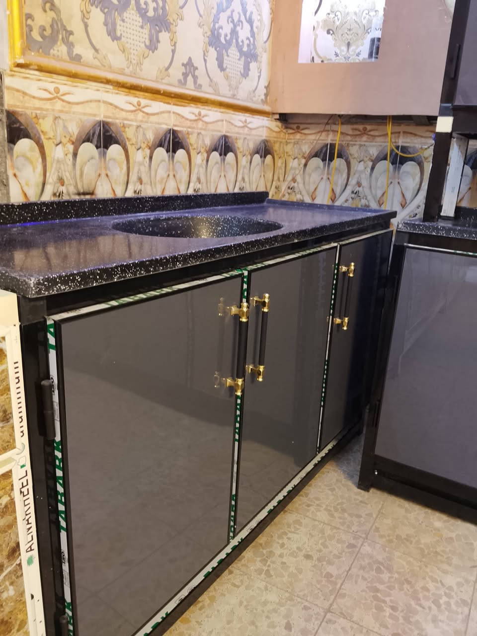 كاونتر جديد درجة ولة شغل تركي ابليت اصلي مرمر تركي📝
السعر(خاص)💸
يوجد خدمة توصيل 🚛
الرقم (***********)📞
القياسات الكاونتر مترتين مرمر وملحق مترتين
السنك متر ونص مرمر 📏
المكان بغداد مدينة الصدر قطاع (23) 🏢
يوجد الوان 
ويوجد عملية استبدال الكاونتر القديم في الجديد
ويوجد تفصال حسب طلب الزبون 🧍 
هلان وسهلن......🛑
