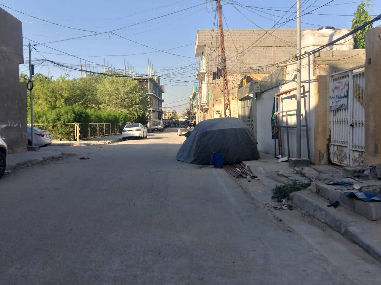 السلام عليكم دار للبيع المساحه 250م جنس العقار طابو صرف 

بناء قديم ومن ضمنه مشتمل مئجر حاليا الموقع كربلاء حي

 العسكري سوق العابد قرب مول الامير 

السعر ٢٠٠ وبي مجال 

التواصل ***********
