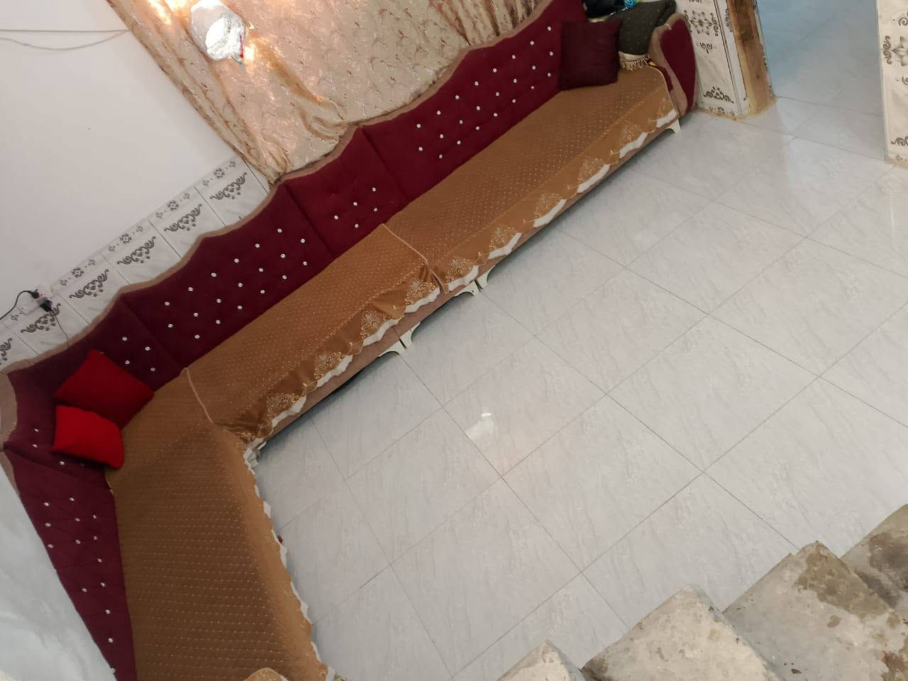 السلام عليكم 
مشتمل للبيع 
في حي الامير الزراعي خلف معمل ريتاج
المساحه 100متر  طابق واحد يحتوي علئ غرفه وصاله ومطبخ واستقبال وصحيات 
السعر 50 مليون وقابل للتفاوض 
موبايل ***********
