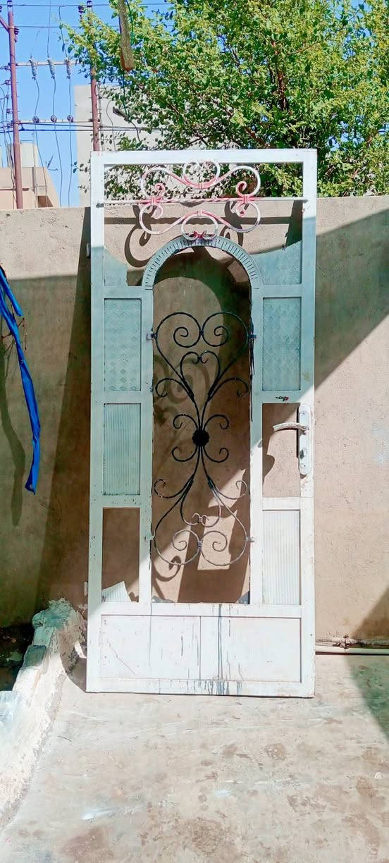 سلام عليكم عندي باب حديد لبيع قياس الطول 2 متر 10سم والعروض 70.6 سم بدون چرچوبه  بس شنو هاذه تفصال نضيف بل شرط السعر 50 وبي مجال العنوان القدسية 2 الرقم الهاتف ‏‪***********‬‏ وبي وتساب
