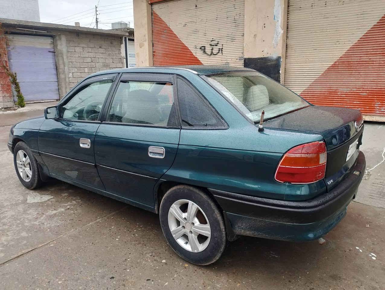 استرا • ١٩٩٤ • مكينة ١٦
