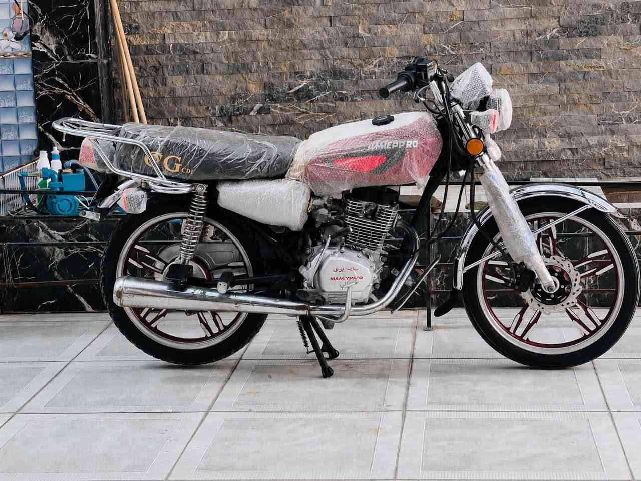 🏍️ دراجة نامی برو 5 گیر (NAMI PRO) موديل2021
دراجة جديدة (لوك)، تشبه الزيرو وماشية شي قليل كلش. كل شي بيها بشرط الفحص وعلى بلادها.

🛠️ المواصفات والشروط:

 الشاصي والبدن: كل النواحي بشرط بلاد، وحتىالسویجات مالتها الأصلية مال بلاد.

 الأوراق: المنيفيست  مال الشركة موجود وياها.

 الكهربائيات: منظومة الكهرباء كاملة  كله شغال وبشرط الفحص.

 التايرات والبريكات: التايرات اثنينهم جدد، والبريكات مضبوطة كلش وما بيها أي نقص.

💰 السعر والعنوان:

 السعر:480 دينار (

 العنوان: كركوك - الشورجة، قرب مطعم حمه ناصر.📍📍

📞 للاستفسار والشراء:

 رقم الهاتف: ***********

🔱🔱🔱🔱🔱🔱🔱🔱🔱🔱🔱🔱

🏍️ ماتۆڕی نامی پڕۆ(NAMI PRO) مۆدێل2021 

ماتۆرێکی زۆر زۆر تازە و لۆک، هاوشێوەی سفرە و زۆر کەم کاری کردووە. هەموو شتێکی بەشەرتە و لەسەر بیلادی خۆی ماوەتەوە.

🛠️ تایبەتمەندی و مەرجەکانی ماتۆڕەکە:

 شاسی و بەدەنه: هەموو لایەکی بەشەرتی بێلادە، تەنانەت سوویچەکانیشی بێلادین.

مەنەفێسی شەریکەیی خۆی لەگەڵ دایە

 سیستەمی کارەبا:، کارەباییات بەشەرت و بێ کێشەن.

 تایە و برێک: هەردوو تایەی لۆکن و برێکەکانی زۆر مەزبوت و بێ کێشەن.

💰 نرخ و ناونیشان:

 نرخ:480

ناو نیشان شۆرجە نزیک چێشت خانەیی حمە ناسر📍📍

📞 بۆ پەیوەندی و کڕین:

 ژمارە تەلەفۆن:***********

تێبینی بۆ کڕیار:ماتۆڕەکە لە کاتی بینیندا خۆی شاهیدی پاكی و توندوتۆڵی خۆی دەدات، هەموو شتێکی بە شەرت دەدرێت.
