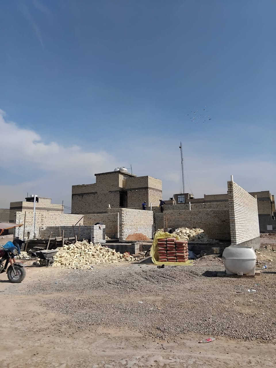 السلام عليكم نشتغل مقاولات عامة ترميم وبناء نشتغل عل متر او قطعي حسب الاتفاق موجودة مواقع العمل الي قيد الانشاء نماذج عمل تكدر تشوف الشغل 
الاستفسار تواصل  علي فيصل 
 ***********//***********
