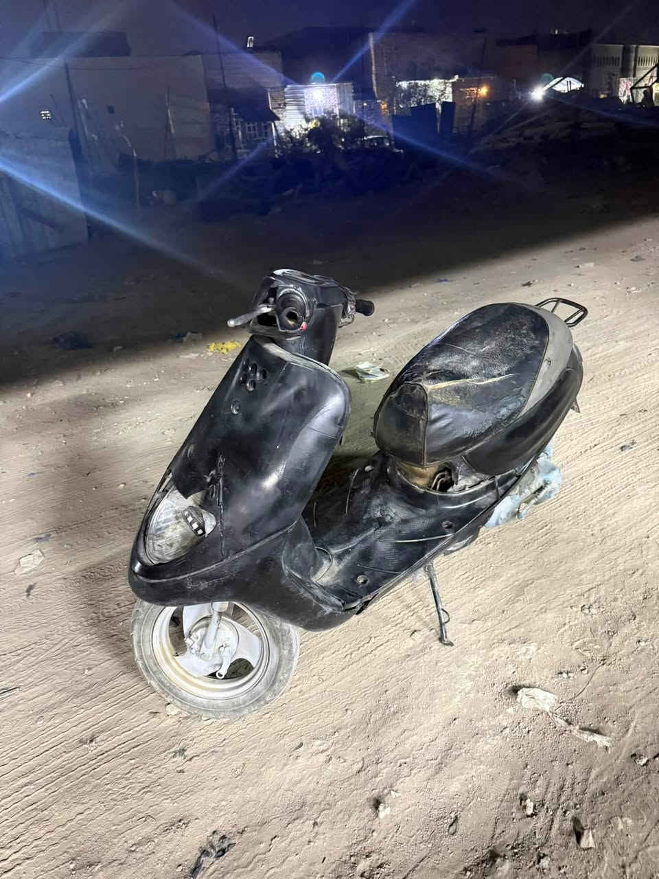 دراجة منغولي ما تشتغل كلشي بيها جديد ماعدا الظفيره والكفرات أبيعها كوم حديد سعرها 80 وبيها مجال العنوان الناصرية مركز للاستفسار ***********
