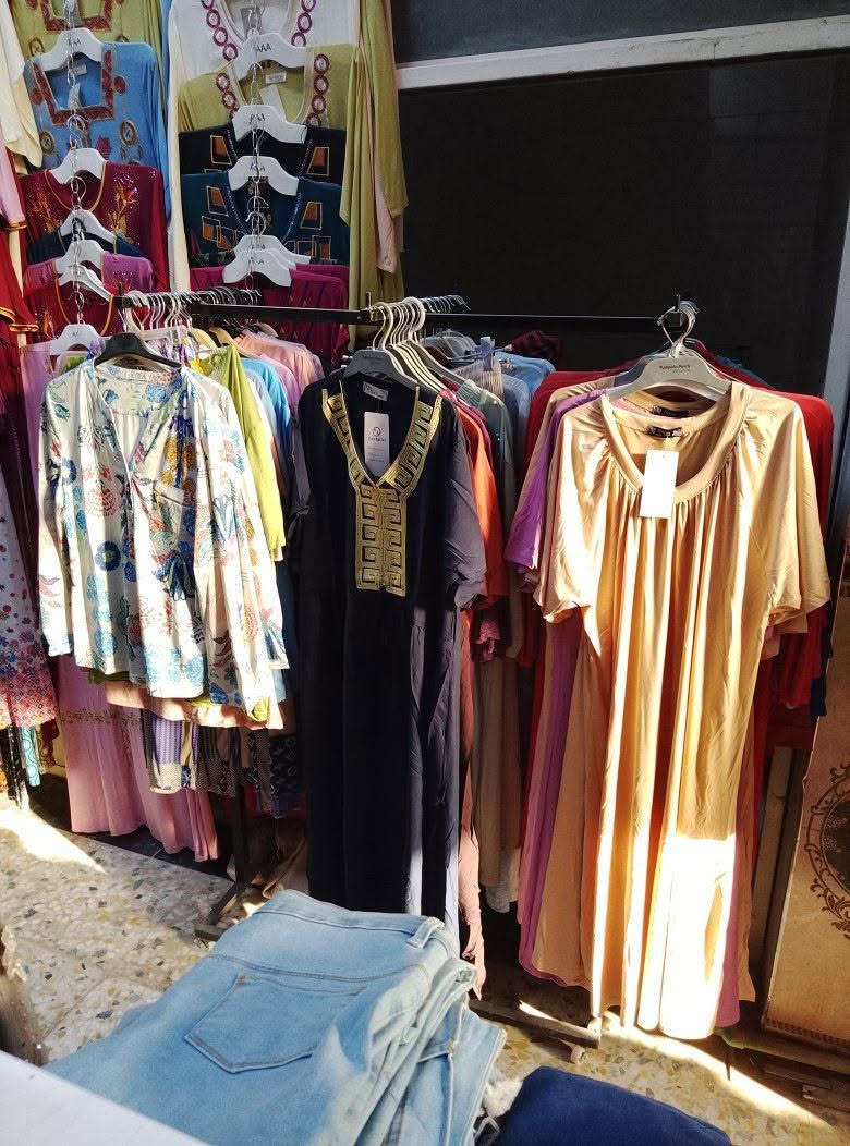 مجمع ملابس نسائية وأطفال بسعر 2000 القطعة بيع شلعة للاستفسار ***********
