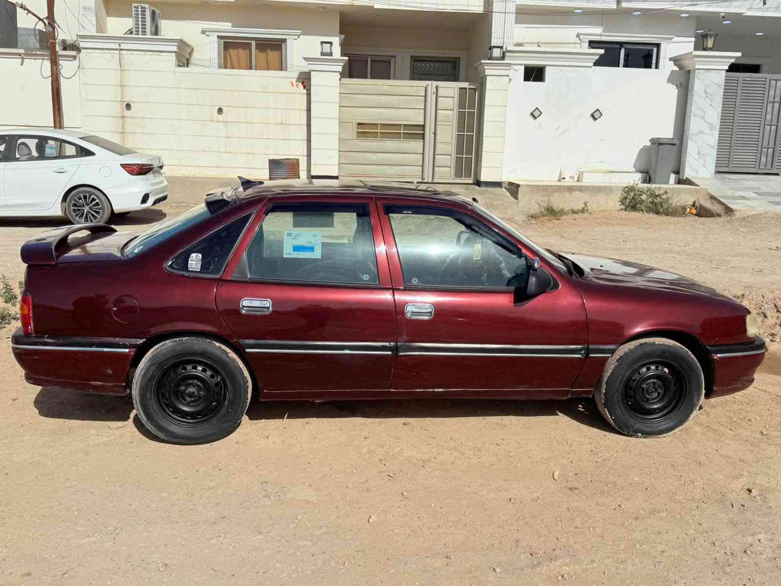 السلام عليكم اوبل فكترا 1991للبيع مكينه 1600 بيها خيط تبخير والباقي مكفول تحويل ثاني يوم بيها صبغ الهلال والدوسات فقط سياره حلوه ماتعبانه لا خياس صدر نضيف تايرات جدد باتري جديد  سياره مداريها مكانها سامراء السعر35وبيها مجال مكلف للنشر‭***********‬ رقم صاحب السياره
