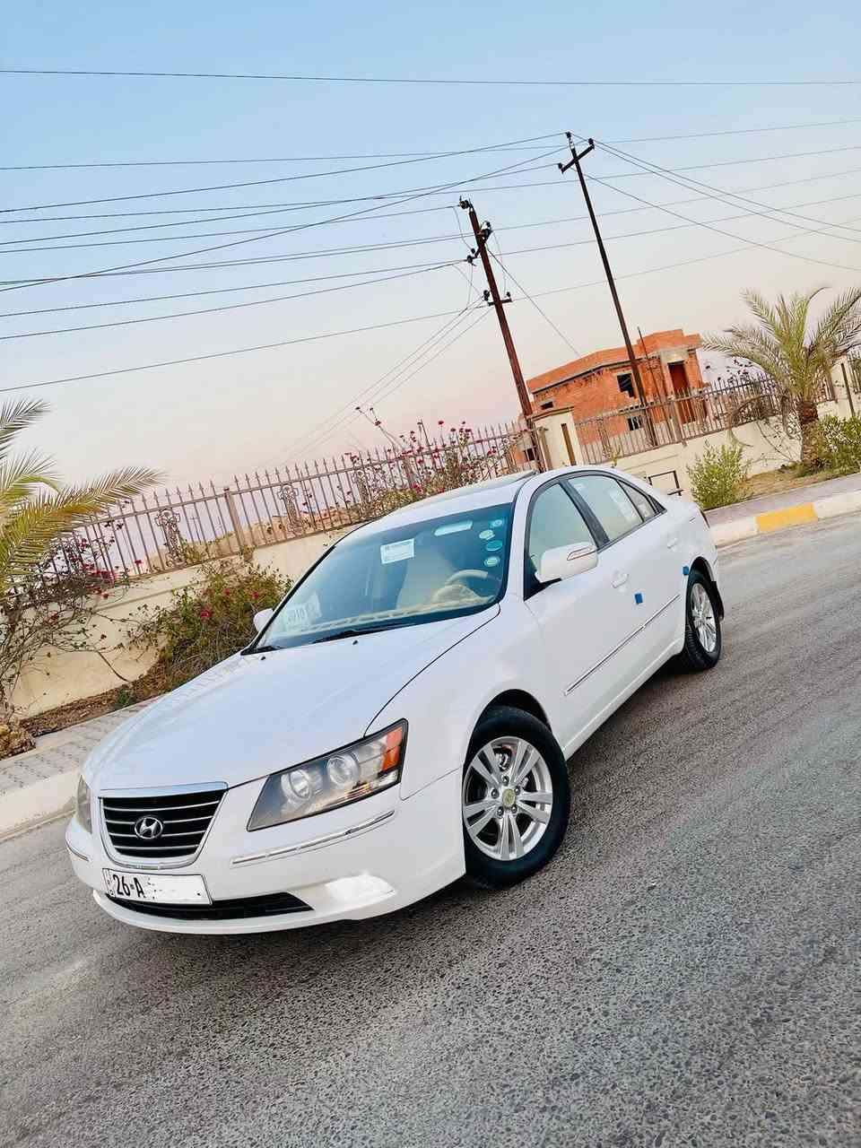 ﷽‏ 
 يا الله..السلام عليكم ...الحلال للبيع..
هونداي سوناتا 2010 خليجي لون ابيض المرغوب 
محرك 2400 دووش المرغوب بدون فتح بدون عيب
كير اوتوماتيك 5 نمر بدون عيب

مواصفاتها معروفه…الخليجيه
سلايت فتحه سقف 
داخل صحراوي عسلي لونين المرغوب
صاج اصفر بلادي
اشاره بلمرايه 
تحكمات ستيرن جهتين
بروجكترات زينون 
ويل كب بلادي وتخم تاير جديد جواها حتى سبير 

(محرك/كير/كهربائات/تبريد/تدفئه/صدر)كله تووب ترايها ناعم حيل … 

🔺السياره بيها رشات صبغ ابيع عام 
اكفلك الكص والتجيه والكلبه يعني شرط بدون دواخل نهائياً (شواصي/لغود/حوض/دواخل تكم) مكفولات…

رقم 26 صلاح الدين انكليزي الجديد/سنويه لل2028 / تحويل ثاني يوم 
شوفها السياره وعاملني وتدلل
السعر 97$
🎗️مكاني صلاح الدين /تكريت
***********
***********
