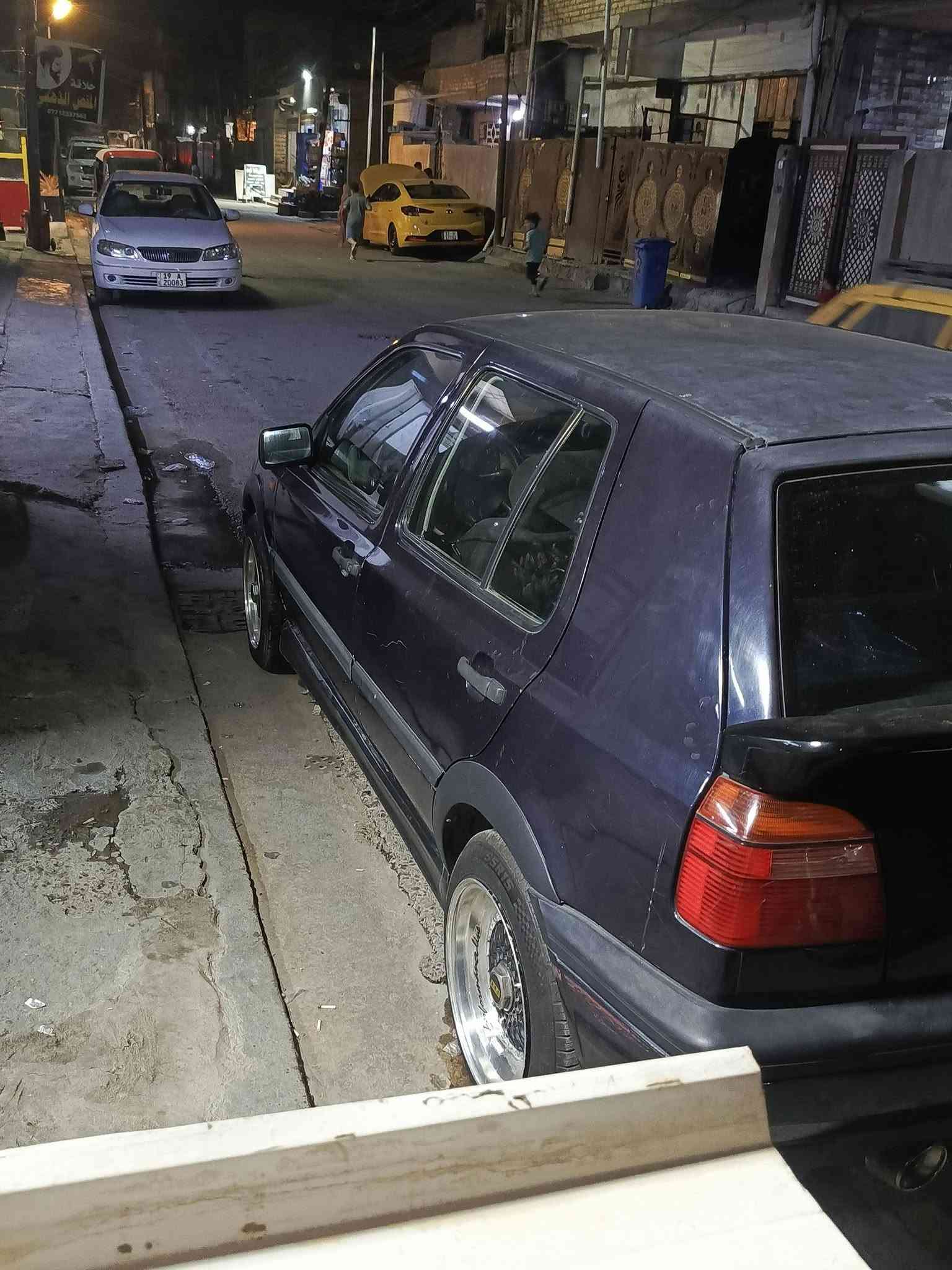 يالله السلام عليكم سياره كولف للبيع موديل  93
كير اوتو مكينه 2000 خير من الله تبريد تدفئه  
ويل كب توساس  اصلي  سياره كهربائيه حلو  ماملعب بيه  سنتر لك بلادي ستستم صوت كامل 
سياره مصرف عليه مال جناي  شويه القماره  جراد.  سياره رقم بغداد باسمي مكاني بغداد الزعفرانية ***********
السعر43وبيه مجال للشراي
