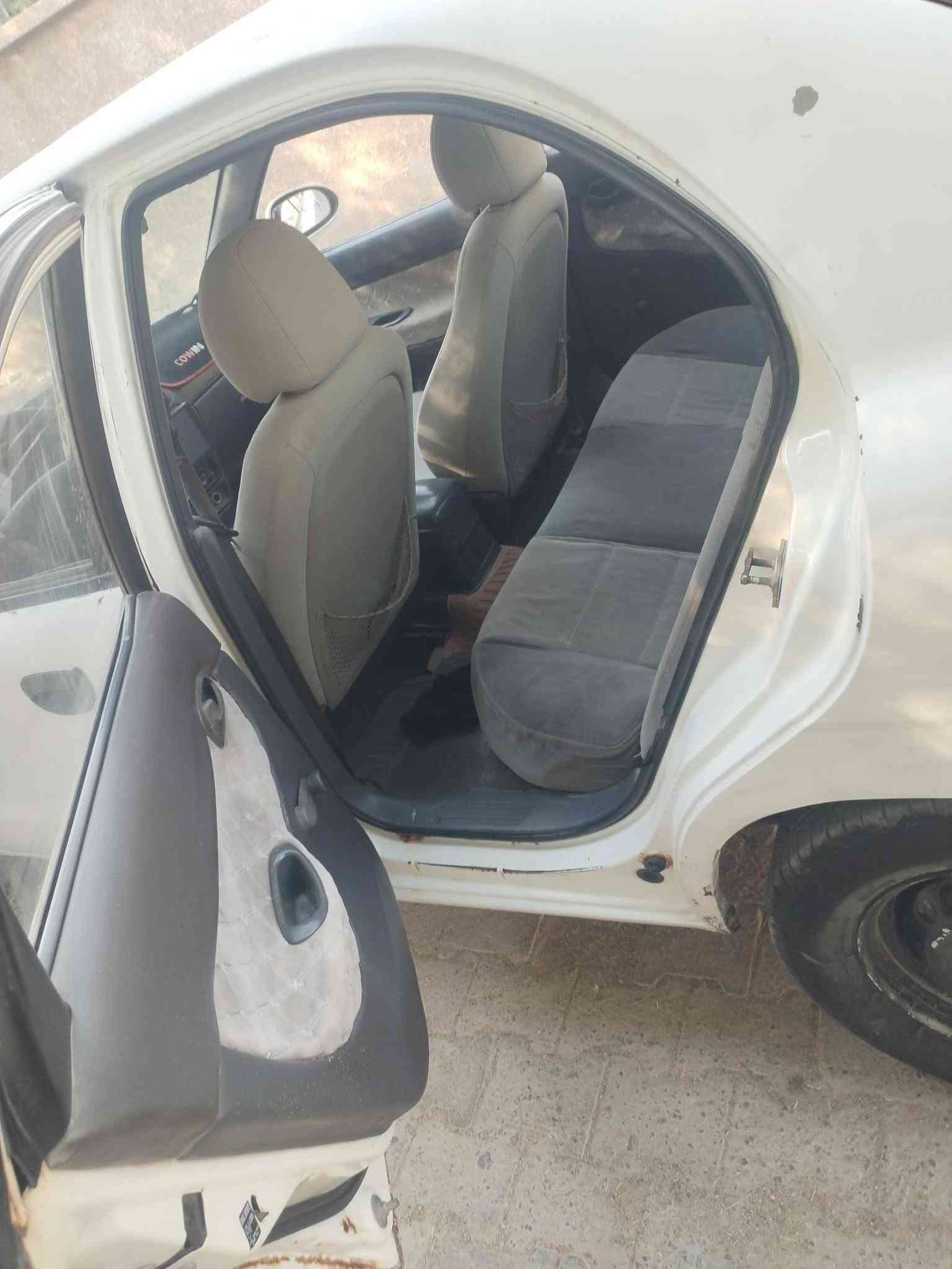 ---
*🚗 للبيع نوبرا موديل 1999 🚗*

نوبيرا 99
💰 *السعر 27 ورقة وبيها مجال بسيط*
✅ سيارة جاهزة - تبريد شغال - محرك وكير شرط
📄 سنوية وكاملة

📍 المكان: واسط العزيزية 
📞 للاتصال:
*************
*************
