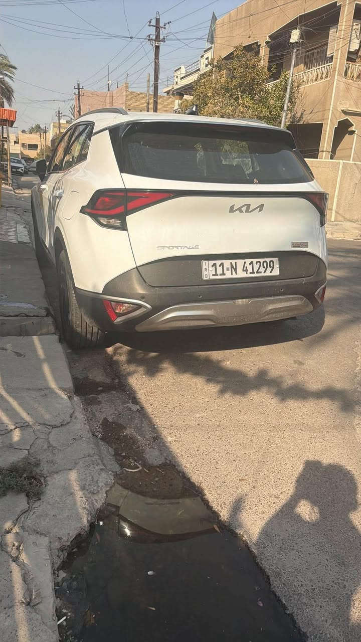 سلام عليكم كيه سبورتج ٢٠٢٣ سياره بعدها زيرو شخط مابيها كفاله عامه من كلشي سياره شركت الدوليه امضمان ماشيه ٢٠ الف سعر ٢١٠وبيها مجال فول ما عده لبنرامه ولجنطه الكهرباء سياره بصمه وتدفءه وتبريد كشنات وستيرن  شاشه وشاشه تبريد وبصمه وجاد وكينه ٢٠٠٠ دوش سياره خليجي ام  ضمان مكاني بغداد حي تونس رقمي ‭ 

‭***********‬
