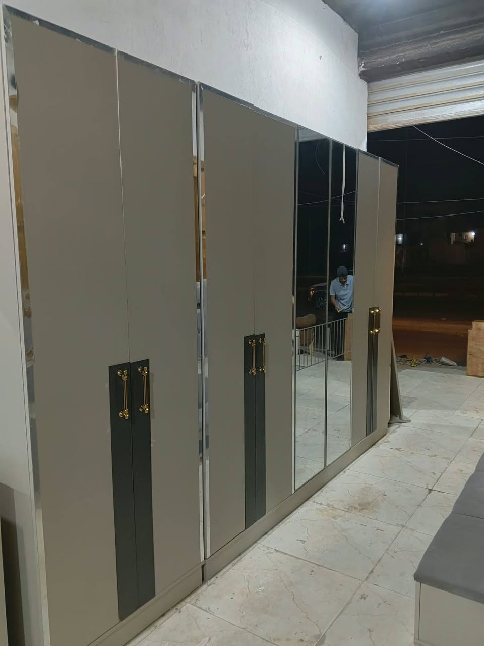 ياالله غرفه تركيه مستخدمه عشر قطع نضافه فول اخت الجديد العنوان نهاوند الاربع سايدات للتواصل *********** واتساب

