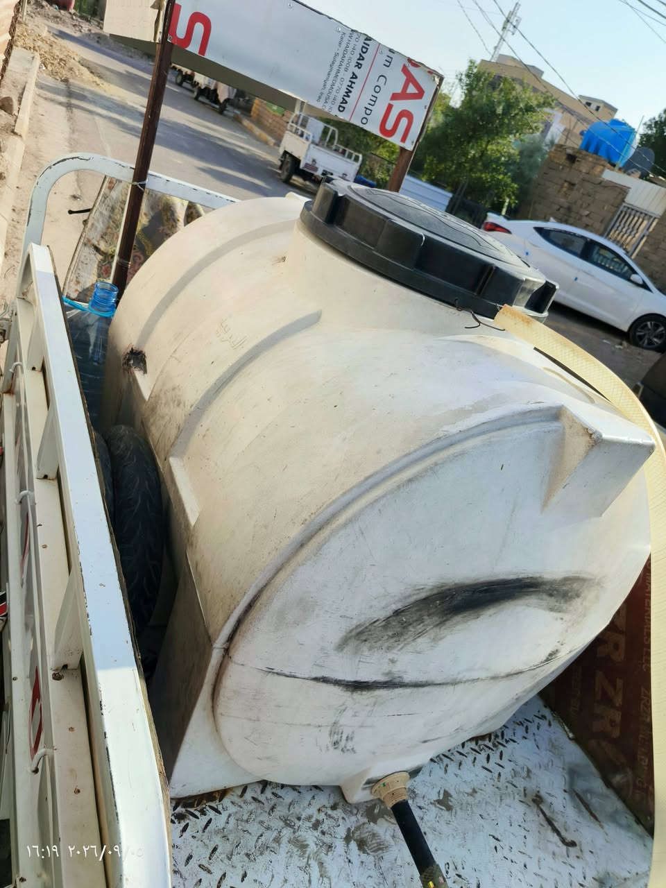 تانكي ما 600L للبيع نضيف بس بيه شك صيغر جدا وملحوم مثل ما موضح بالصوره الشراي التواصل ع الرقم *********** العنوان ناصريه مركز السعر 60 وبيه مجال
