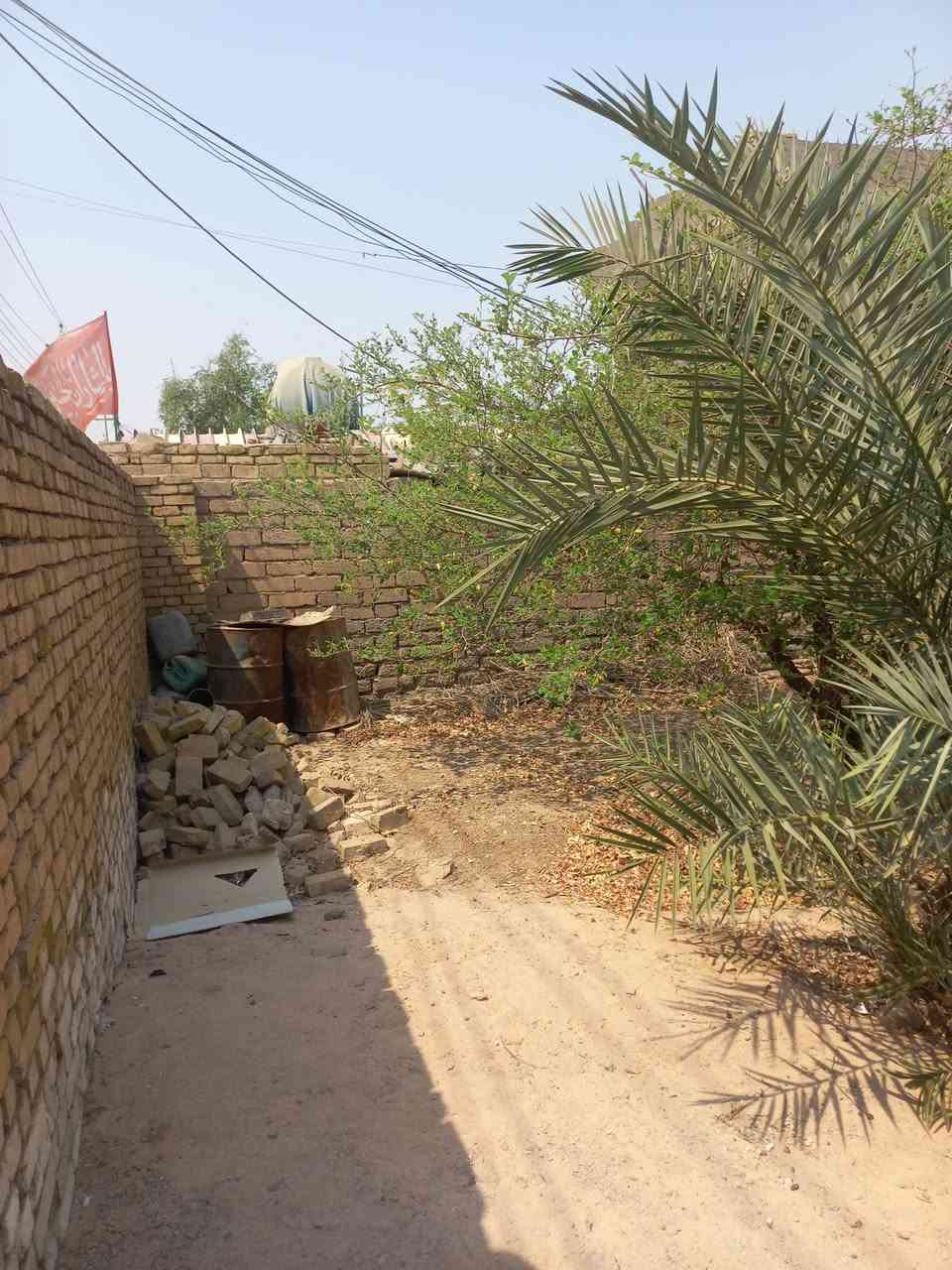 يوجد دار للبيع في قرية عباده قرب مظيف الشيخ ابو اركان عالوجهيه المساحه 450 وتوحد حديقه كبيره والشراي يتصل ***********
