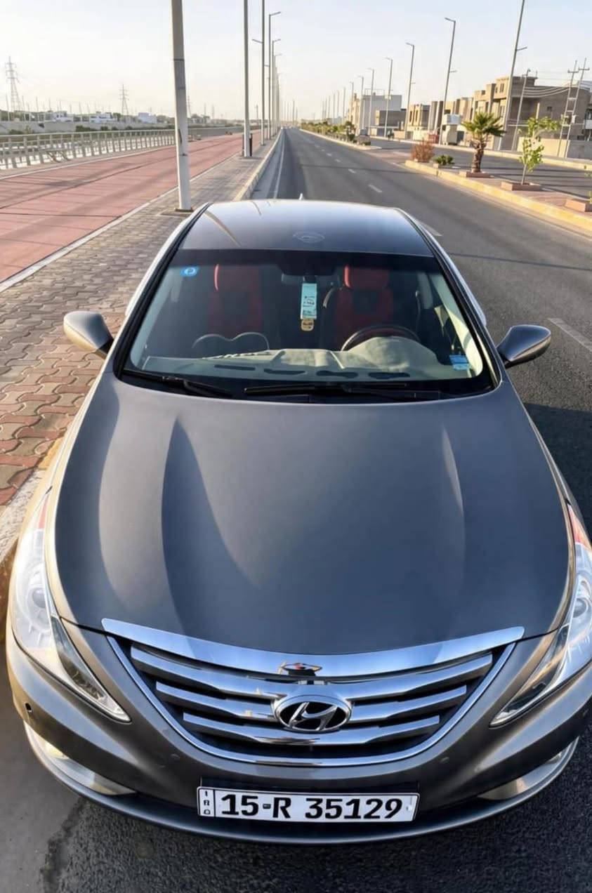 للبيع 🚗✨
​نوع السيارة: هيونداي سوناتا
الموديل: (  /2013 / )
اللـون: رمادي (رصاصي) مميز

المواصفات:
​محرك قوي واقتصادية في الوقود.
​تبريد مركزي وشاشة معلومات.
​التكييف والصيف والشتاء بحالة ممتازة.
​الداخل نظيف ومتناسق.

الموقع/الانبار -الرمادي

 سعر  تصال ع رقم  /***********
***********

العداد/86000
المحرك/2400مرغوب
الصبغ/قطعه واحدة
