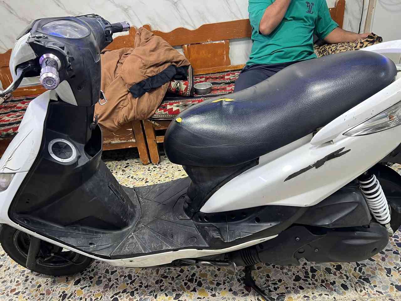 للبيع ثعلب كابريتر نكره سلف مكينه خرسه كفرات ختم واحد شلعه معدل كهربايات كيجات سستم سماعات وياها دراجه جديده نضافه مثل مشوف بيعنك اوراق موحوده السعر 675وبيها مجال عنوان بغداد الاعظميه ***********

