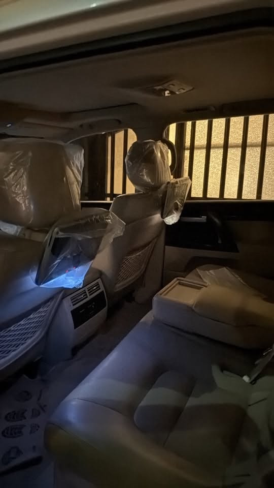 السلام عليكم 
للبيع لاندكروز 
الموديل 2020
كراند تورنك وكالة SAS
سعئة المحرك 4000 V6
ماشية 135 الف 
مكفولة كفالة عامة 
مكان السيارة بغداد 
رقم بغداد تحويل مباشر 
السعر 51 الف دولار وبيها مجال 

للاستفسار اكثر ‭***********‬
