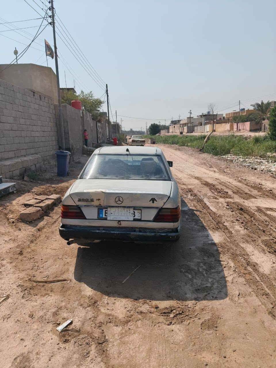 البيع مرسدس دب مديل ٨٩ رقم بغداد مكينة ثنين ونص  محرك بطة  اي ستفسار هذة رقم *********** مكانة الفرنة السعر ٣٠
