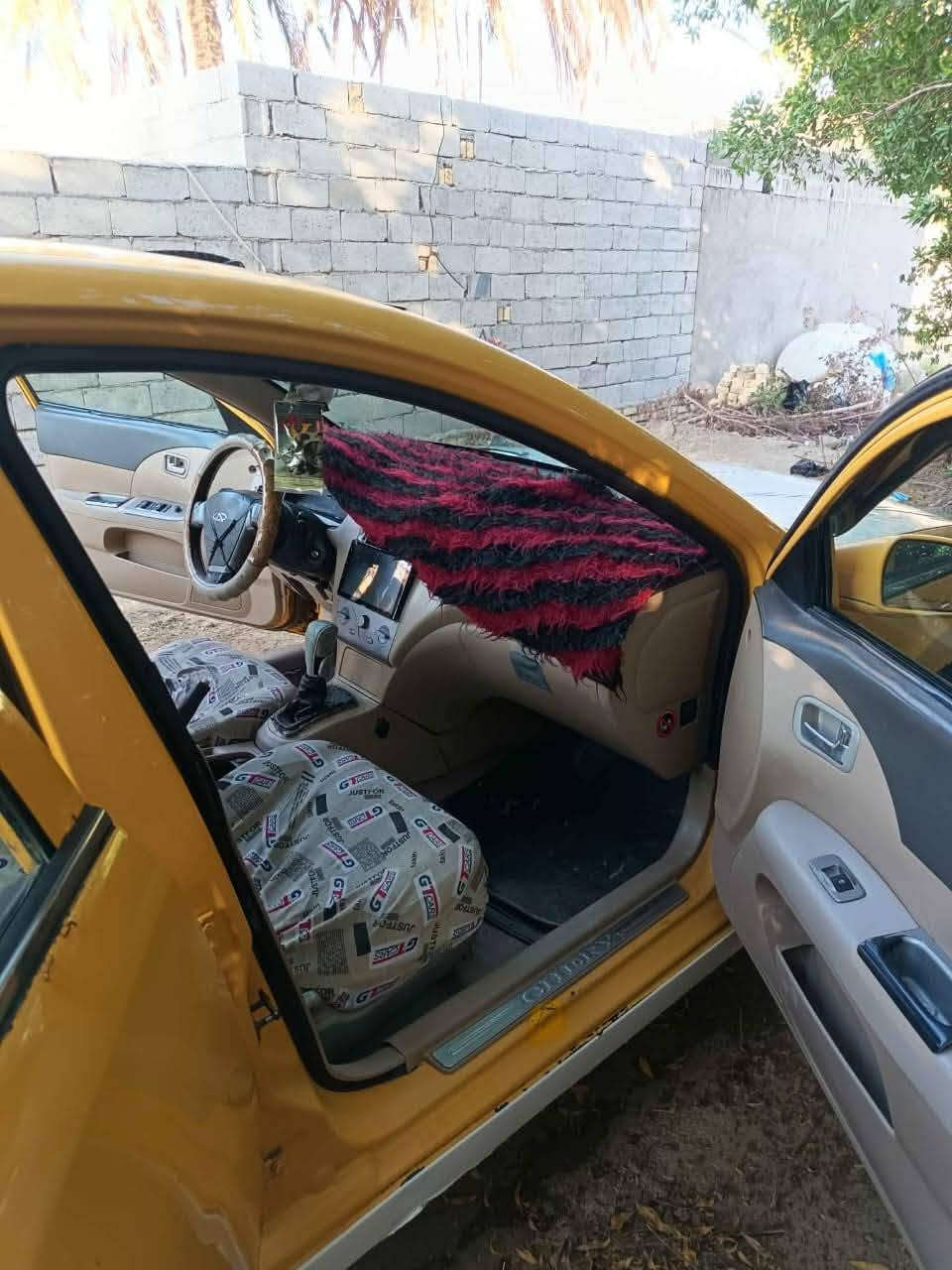 سلام عليكم سياره شيري موديلها 12 سياره مكفوله كير ومحرك وشاصي مكفولات كفاله عامه وتبريد ثلج مداور ثاني يوم *********** سعرها 30 وبيها مجال للشراي مكان لسياره سماوه

